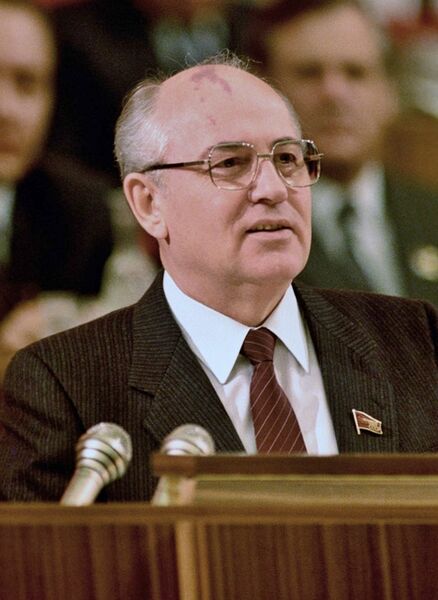 파일:Mikhail Gorbachev Profile.jpg