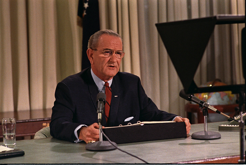 파일:March 31, 1968 - LBJ Announces He Won't Run for President.webp