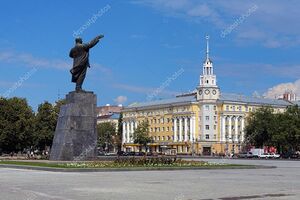 Depositphotos 15776889-stock-photo-lenin-square-in-voronezh-russia.jpg