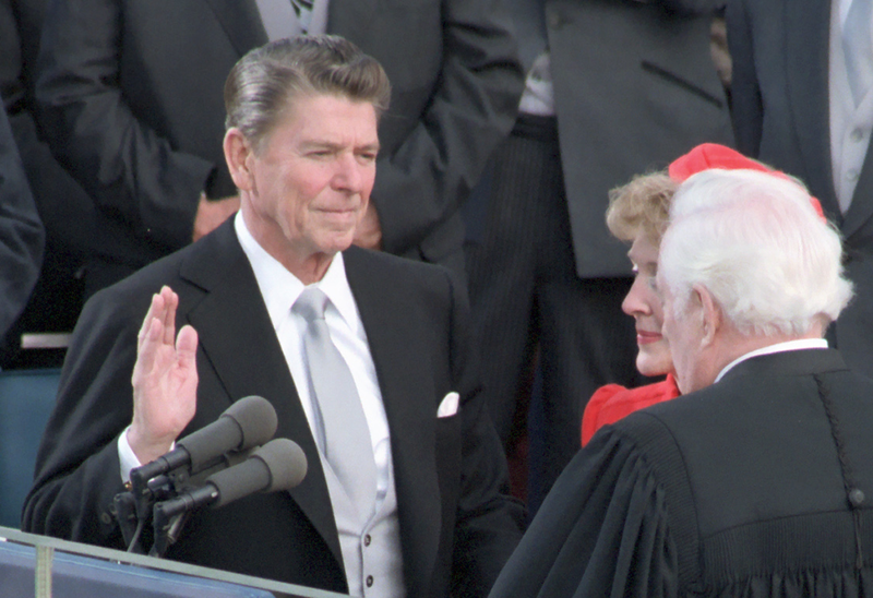 파일:Reagan Oath 1981.png